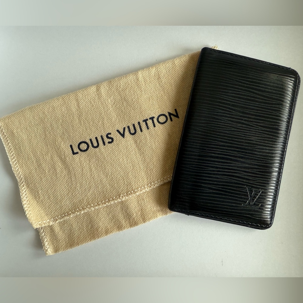 Authentic LOUIS VUITTON Black Epi Leather Card Holder with Dustbag